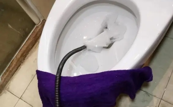 龙沙马桶疏通